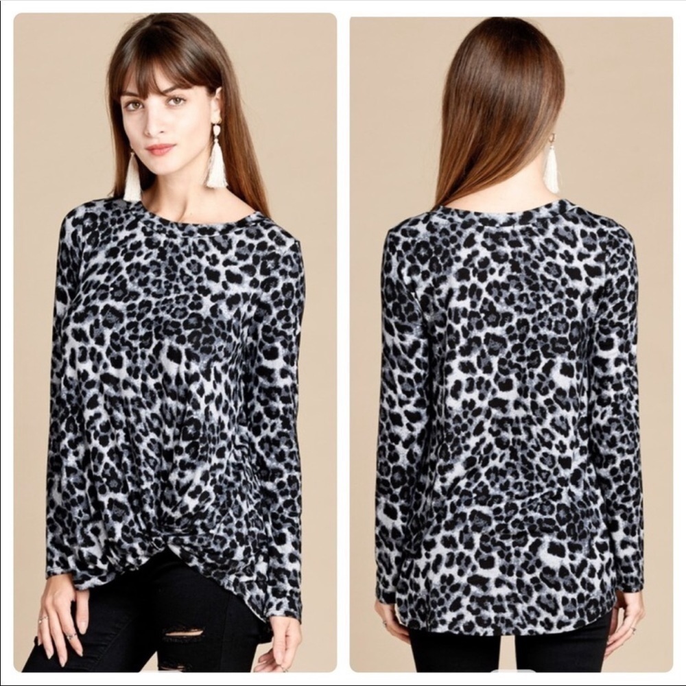 ODDY Long Sleeve Twist Hem Top